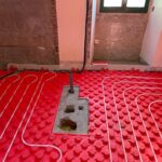 Instalación de climatización mediante geotermia, con suelo radiante para la reforma de una vivienda unifamiliar situada en Samieira (Pontevedra).